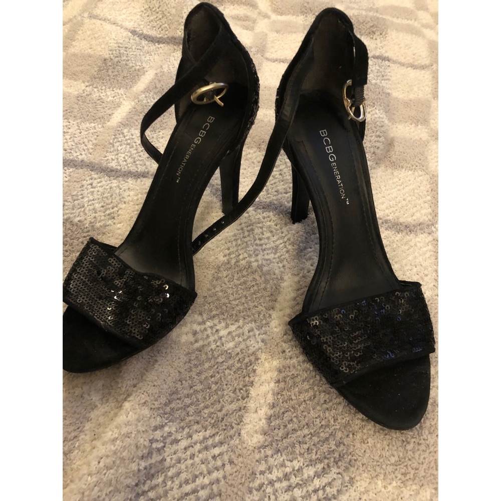 BCBG sequin black strappy heels 🖤💿🖤💿